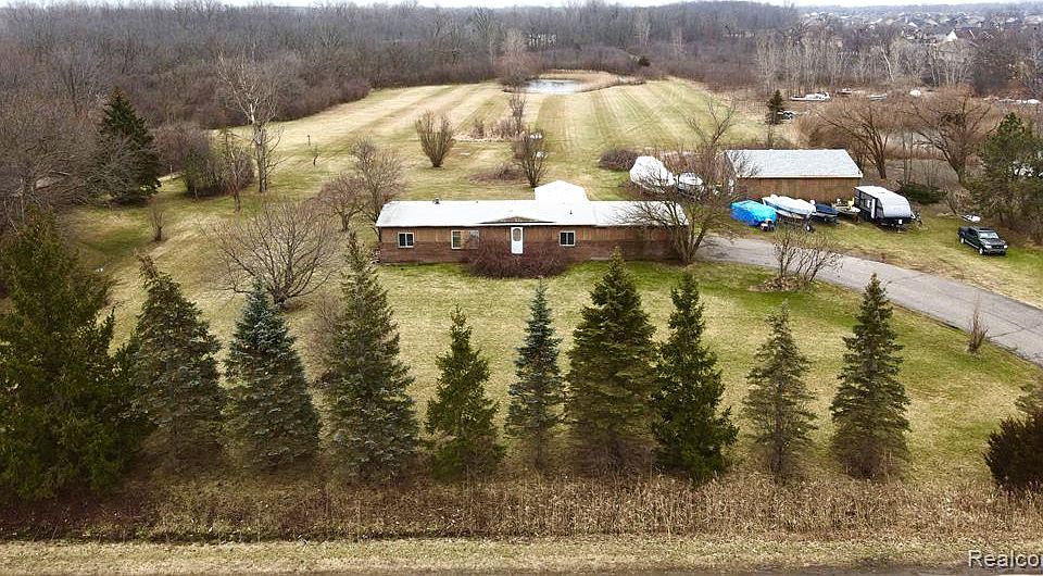 15853 Woodruff Land Rd, Rockwood, MI 48173 Zillow