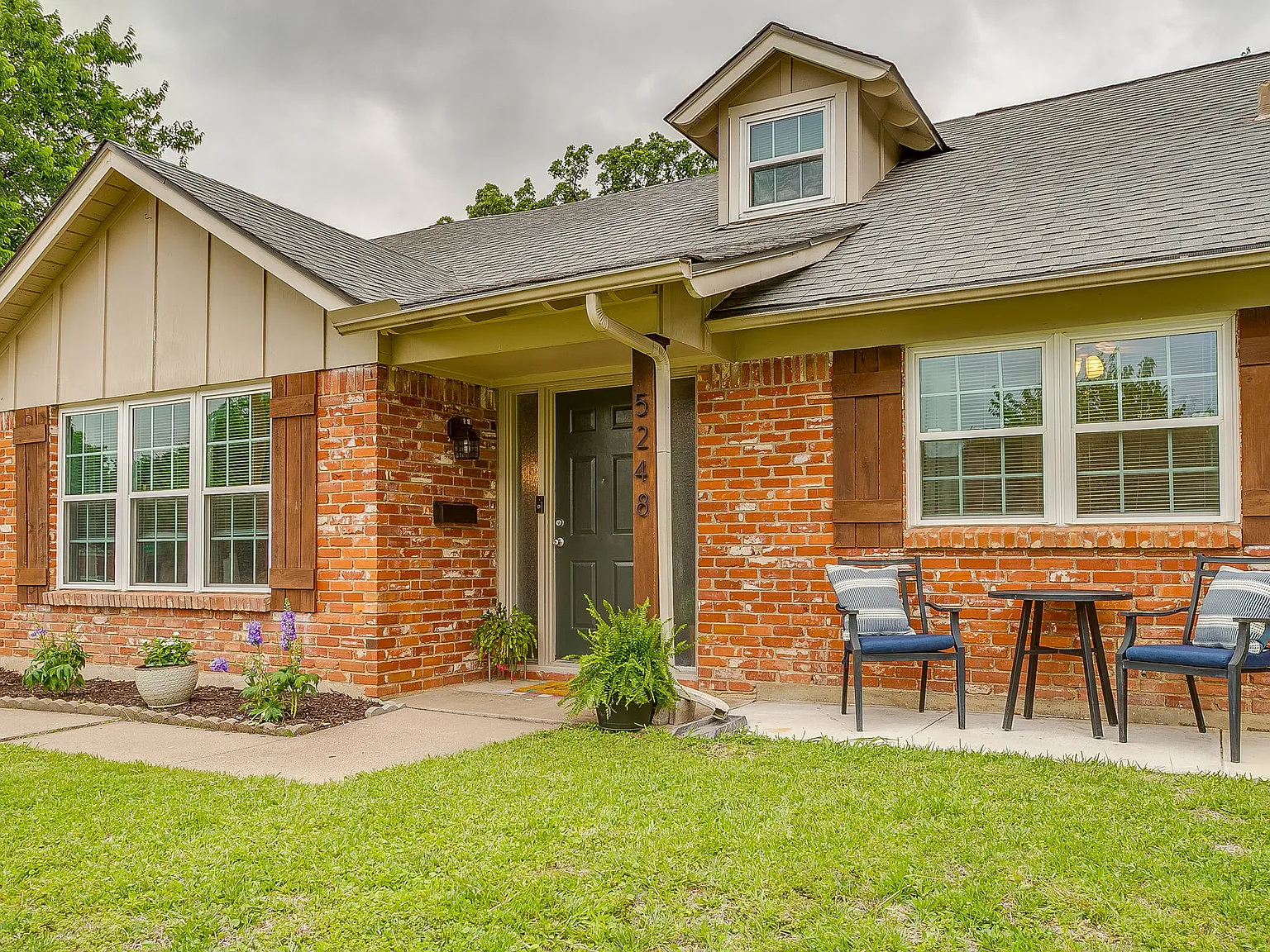 4 bed, 2476 sqft, $2,475 — Photo 2
