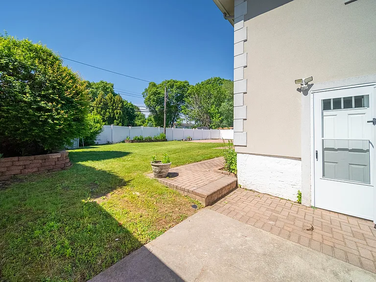 6 Manor Dr — Photo 20