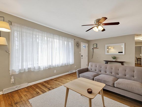 4th image of 4527 E Deckard Dr