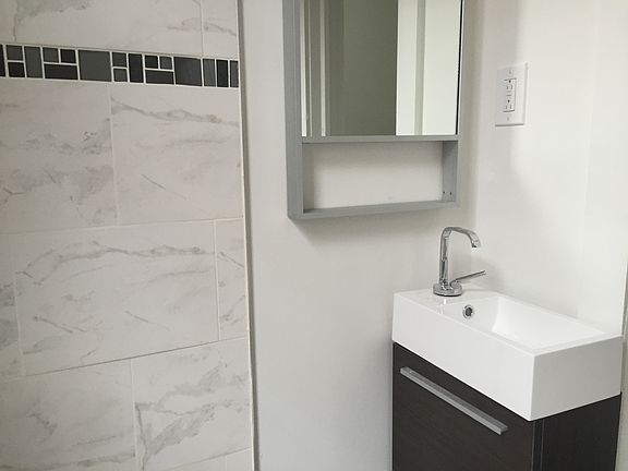 2nd image of 2242 41st St #1R