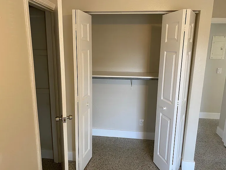 2325 N 25th Ave — Photo 30