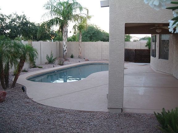 3rd image of 660 W Cherrywood Dr