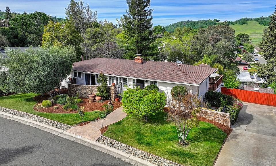 1st image of 893 Shasta Cir