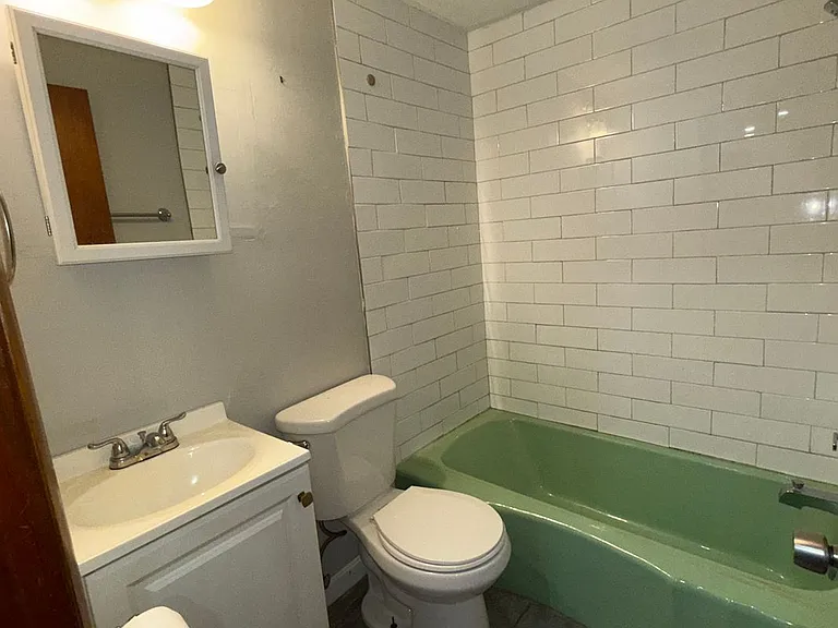 93 W Broadway #3 — Photo 11