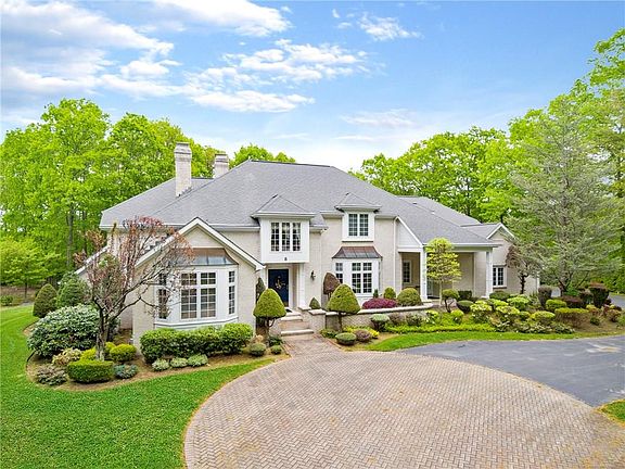 2nd image of 8 Preakness Dr