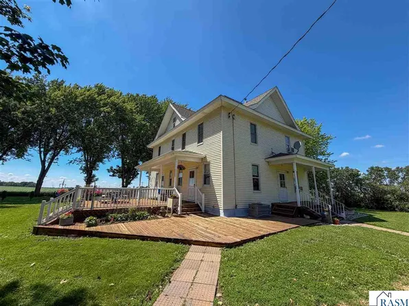 38575 280th St, Henderson, MN 56044