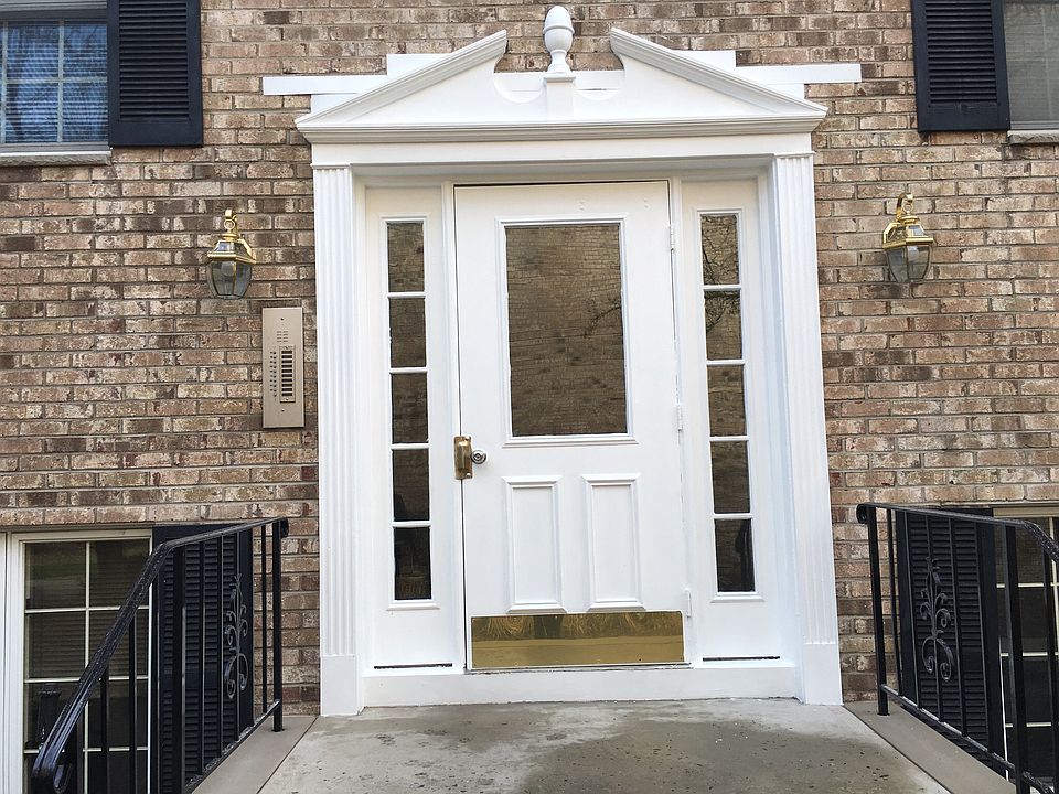 1st image of 32 Charles St APT 4C