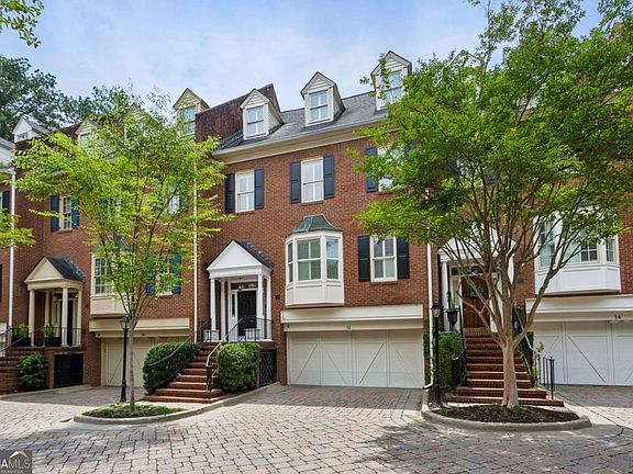3rd image of 3685 Peachtree Rd NE APT 16