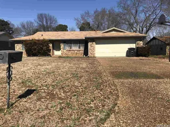 105 Richmond Ct, Jacksonville, AR 72076