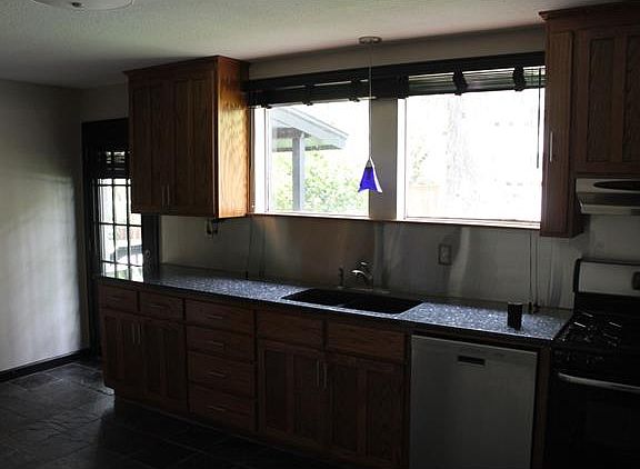 5th image of 1811 Meadowbrook Dr