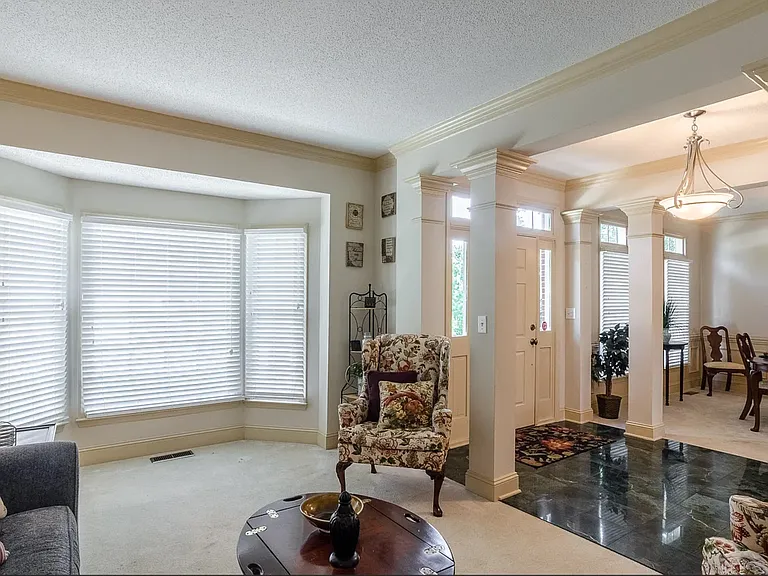 4619 James Crossing Dr — Photo 7