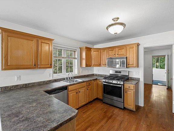 4th image of 48 Brookview Road