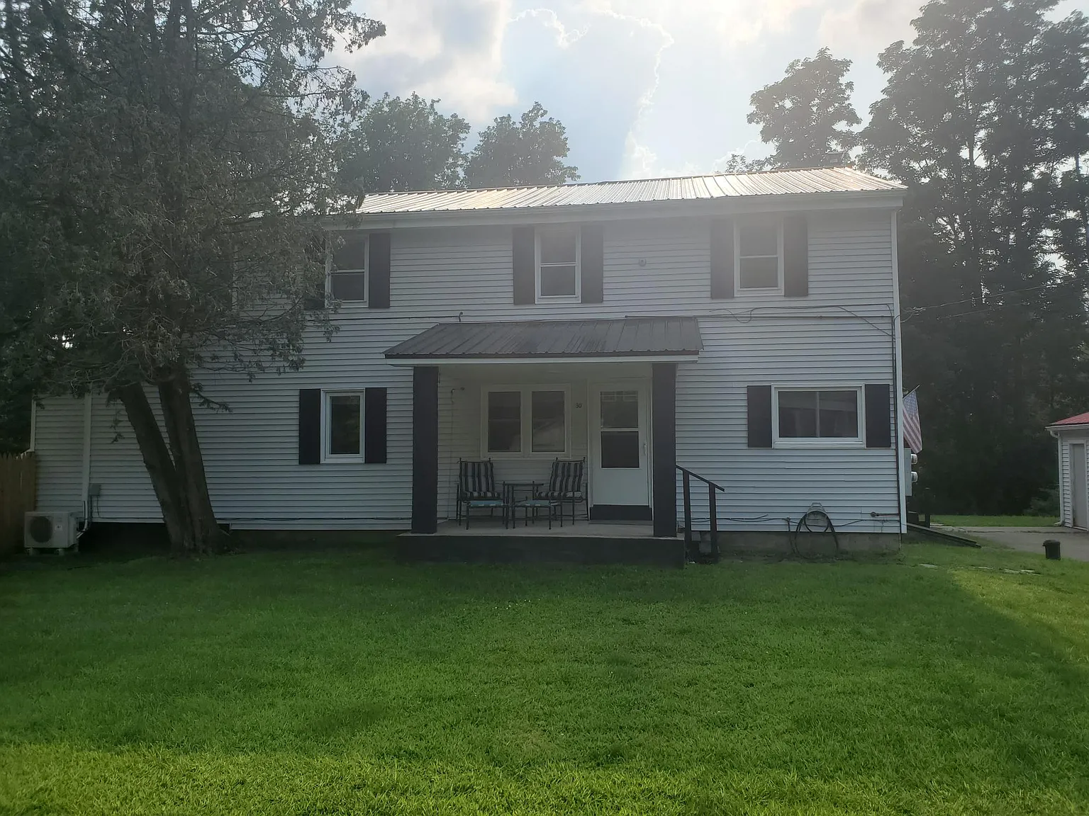 3 bed, 1200 sqft, $2,400 — Photo 1