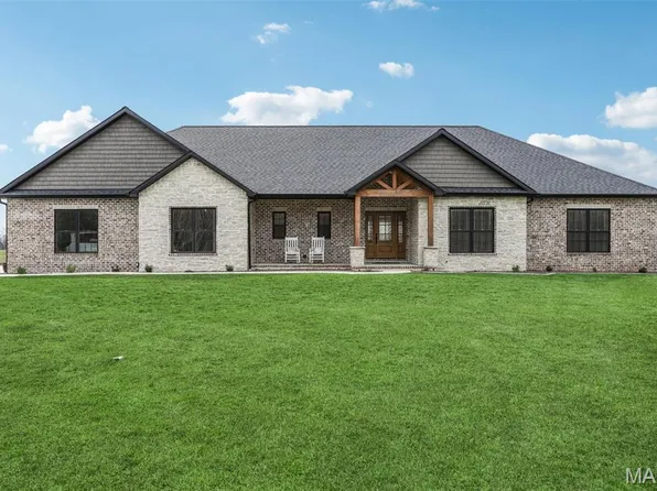 2170 J Rock Rd, Trenton, IL 62293