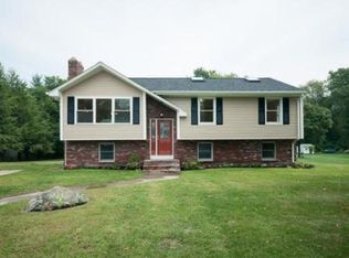 107 Woodstock Rd, Attleboro, MA 02703