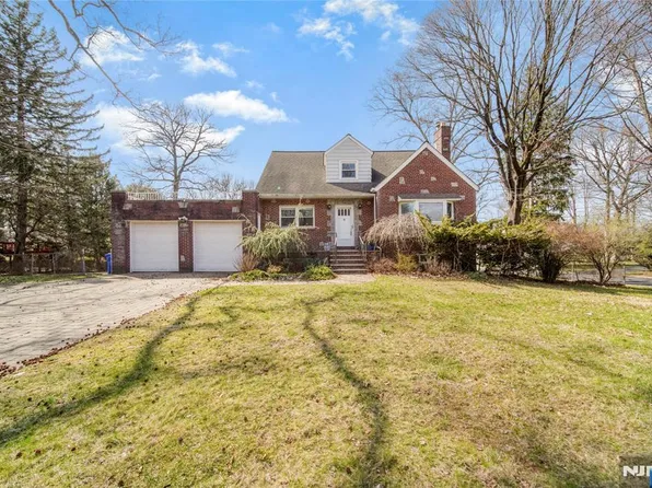 595 Knickerbocker Rd, Tenafly, NJ 07670