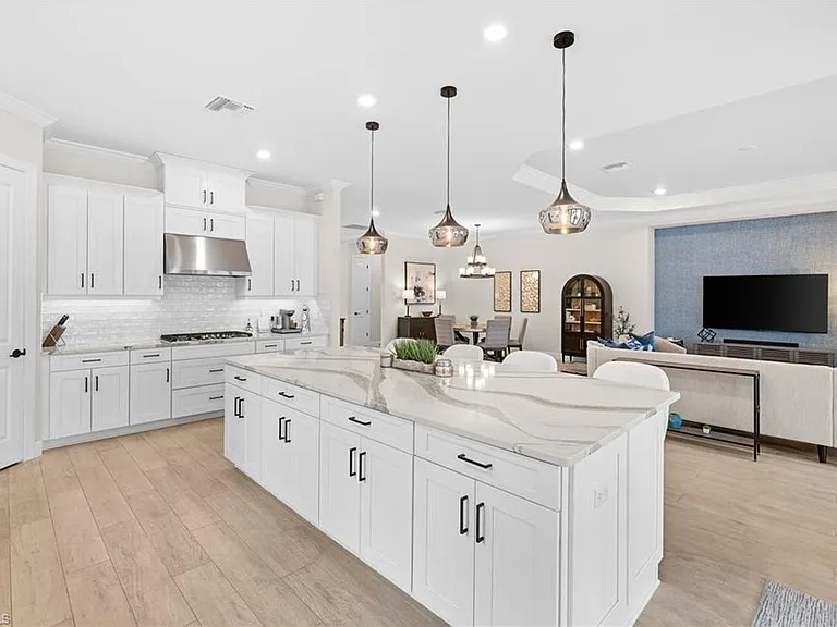 17489 Aquila Ct — Photo 10