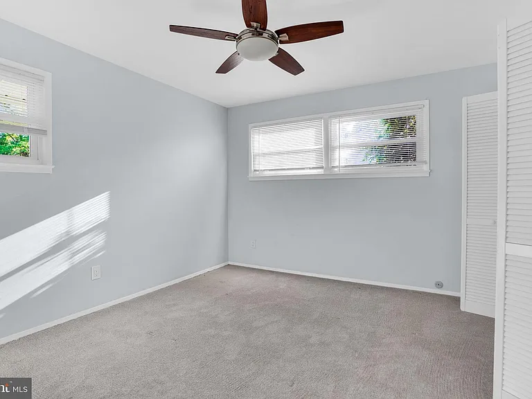 13209 Thornton Dr — Photo 16