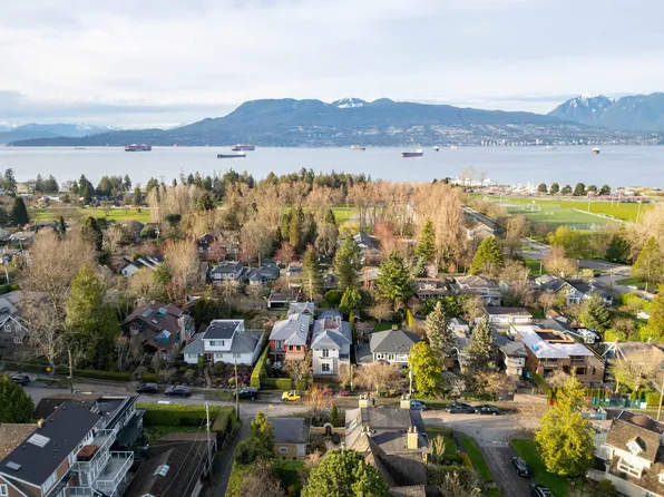 4341 W 3rd Ave, Vancouver, BC V6R 1M6