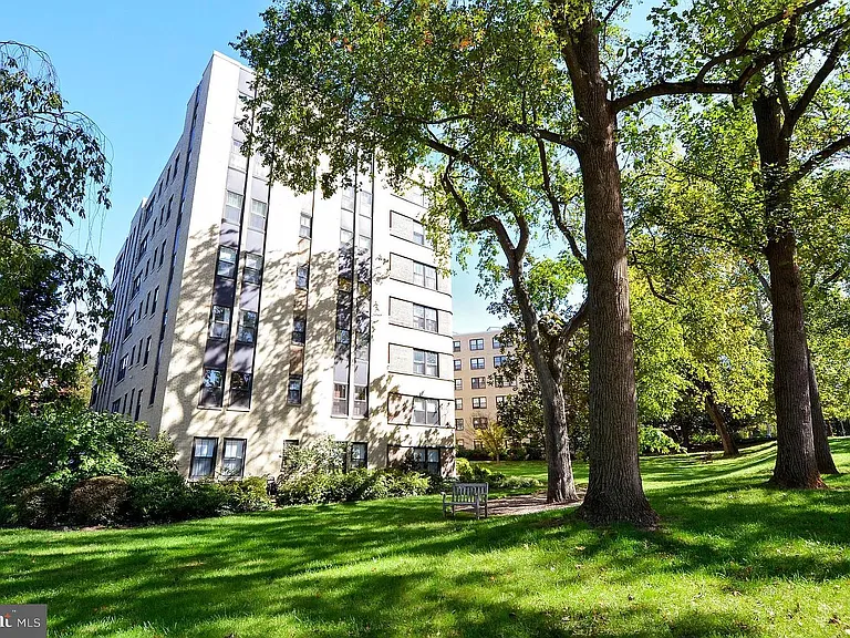 3901 Cathedral Ave NW #302 — Photo 8