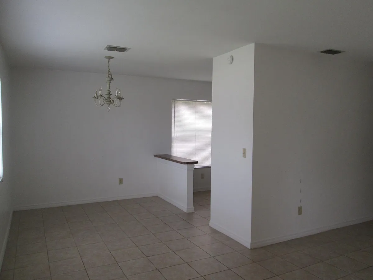 Building Photo - 32 Almond Drive Pass