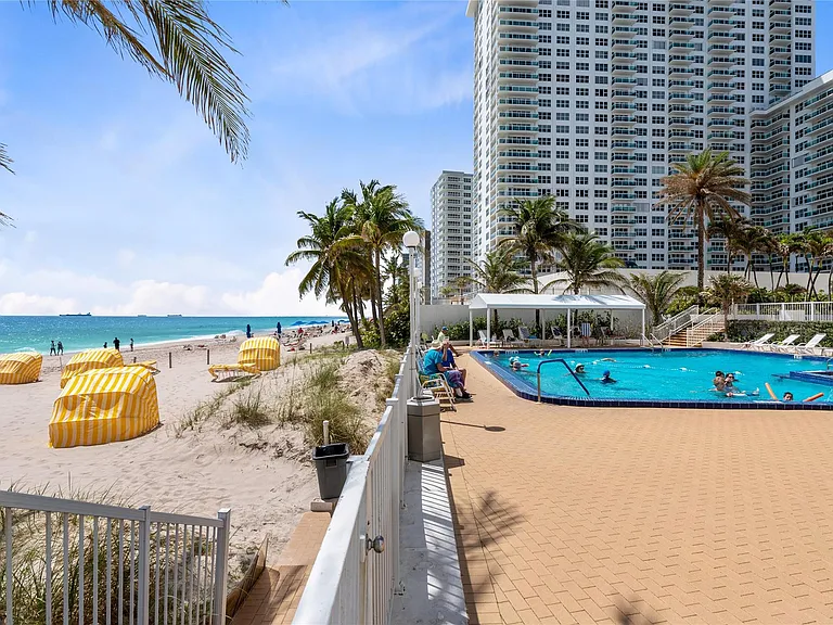 4010 Galt Ocean Dr #312 — Photo 28