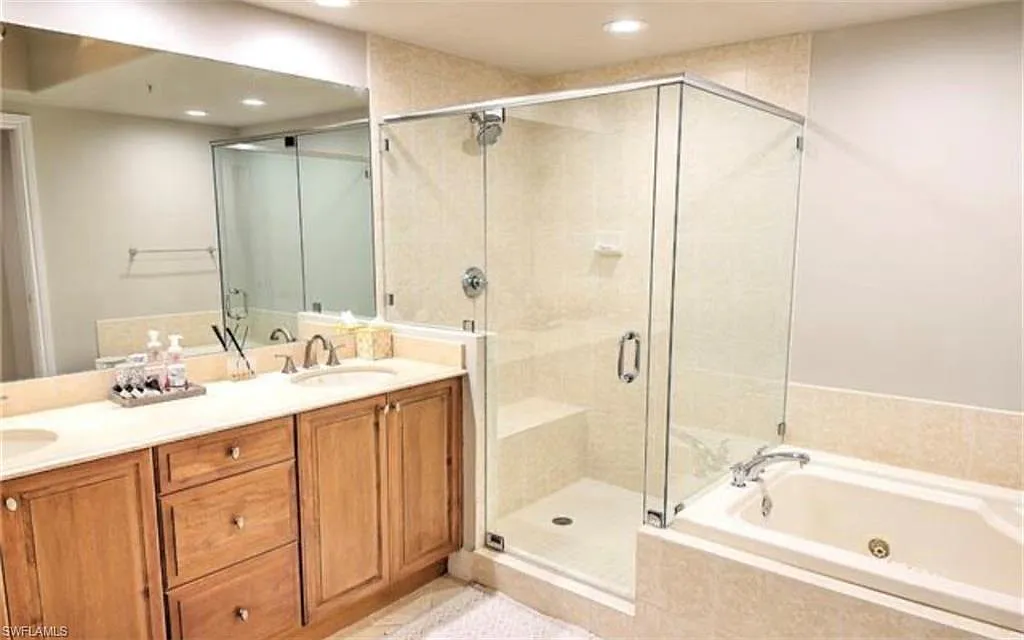 2 bed, 2.0 bath, 1420 sqft, $4,000 — Photo 4