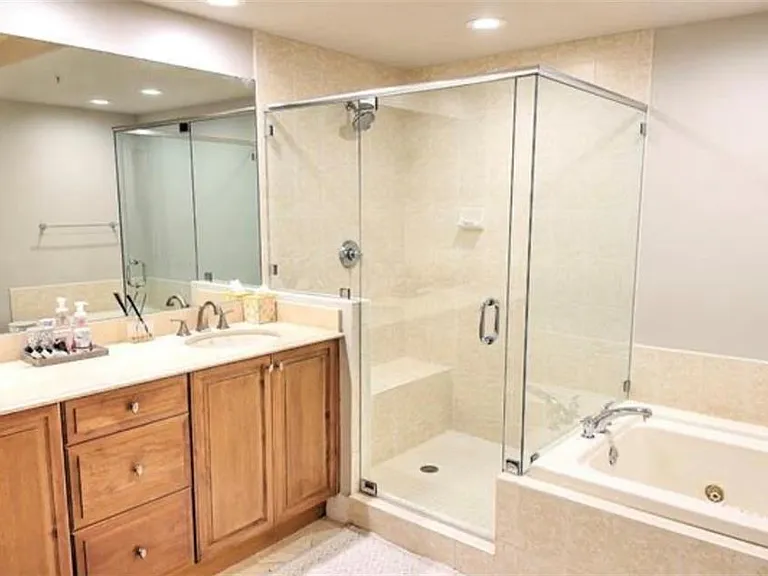2738 Tiburon Blvd E #B-104 — Photo 4