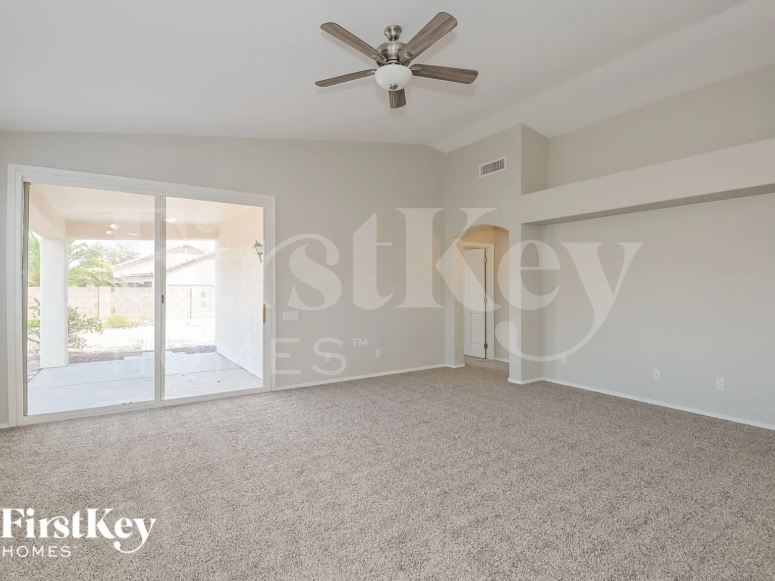 3 bed, 2.0 bath, 1524 sqft, $2,355 — Photo 3