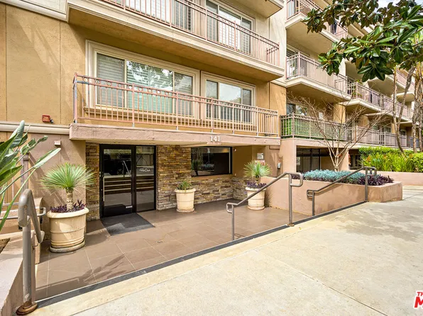 141 S Clark Dr APT 529, Los Angeles, CA 90048