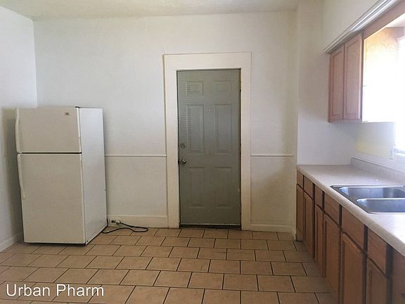 5th image of 929 Chatham St NW #1