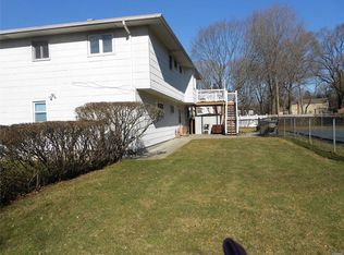 7 Carla Ct, Huntingtn Sta, NY 11746