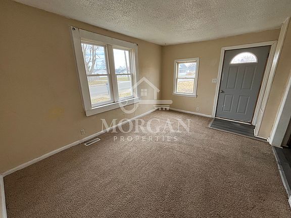 2nd image of 2447 Jackson St