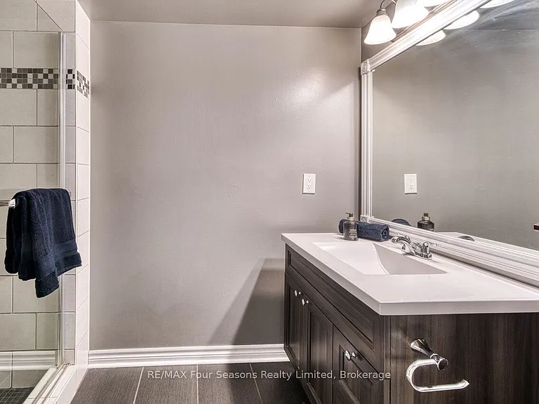 5 Harbour St E #1 — Photo 12