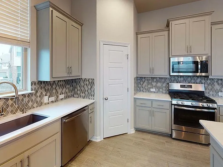 2313 Dillon Pond Ln #B — Photo 3