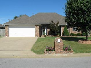 790 Walker St, Centerton, AR 72719