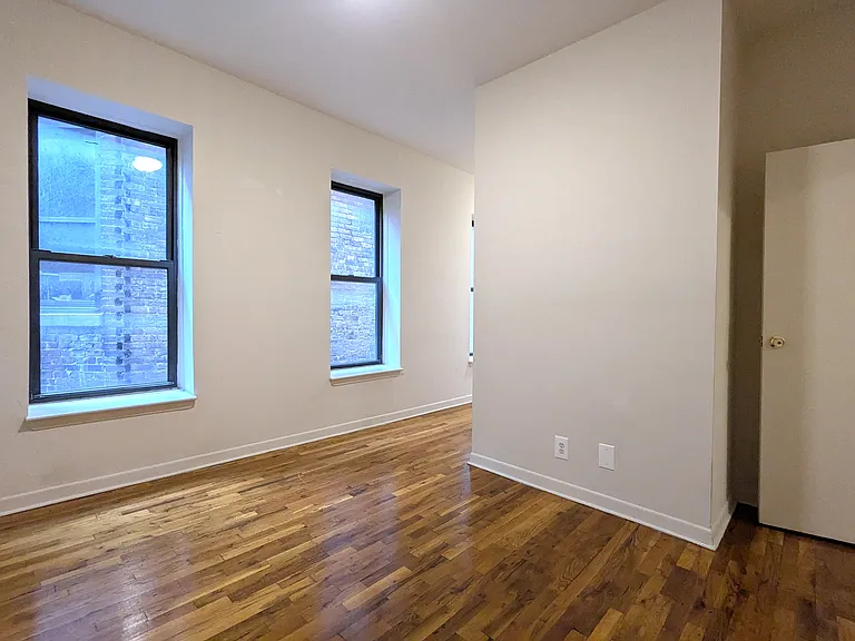 580 Amsterdam Ave #5A — Photo 2