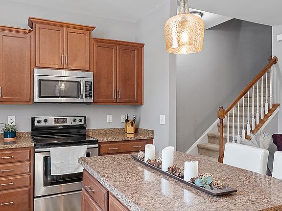 315 Carthage Ct_0013_10272022