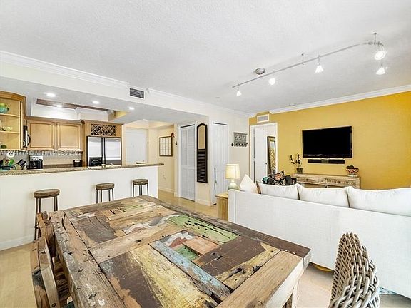 3rd image of 151 NE 16th Ave APT 266