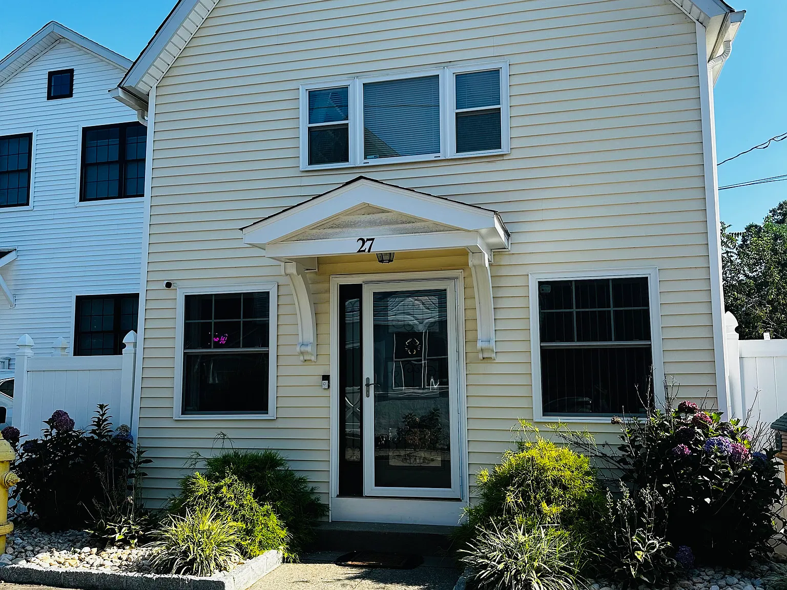 27 Wood Ave — Photo 2