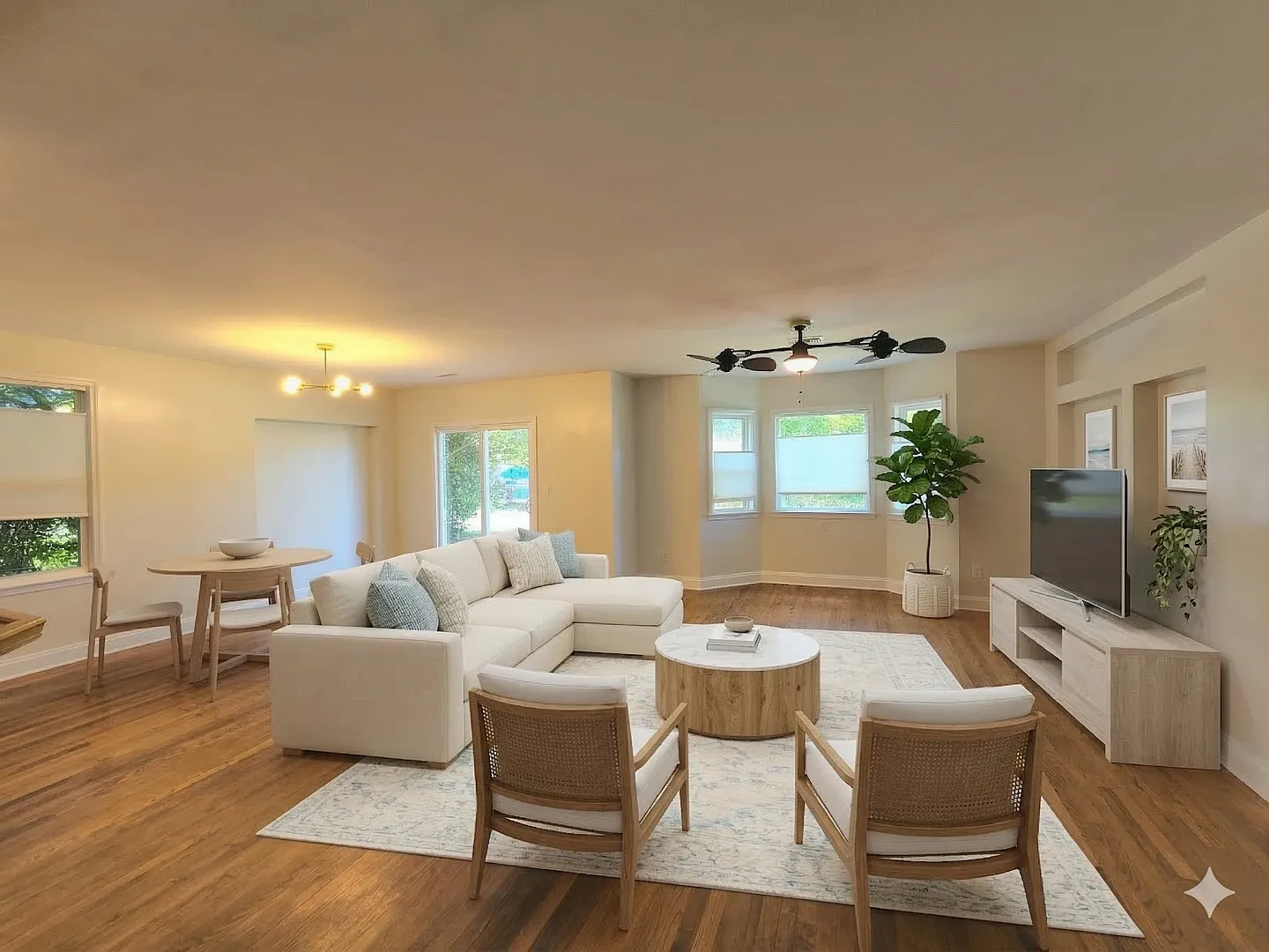 Completely Remodeled Navy Point 3 Bedroom, 2 Bath Cottage! Close to the Water!! — Photo 3