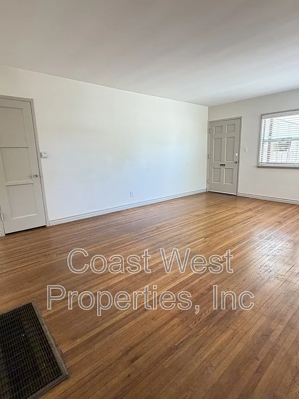 Building Photo - 1041 Loring St