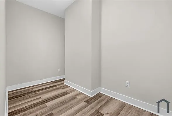 2533 Christian St — Photo 16