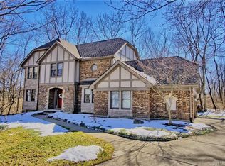 1530 Old Beech Ct, Dayton, OH 45458