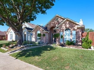 1417 Post Oak Dr, Rowlett, TX 75089