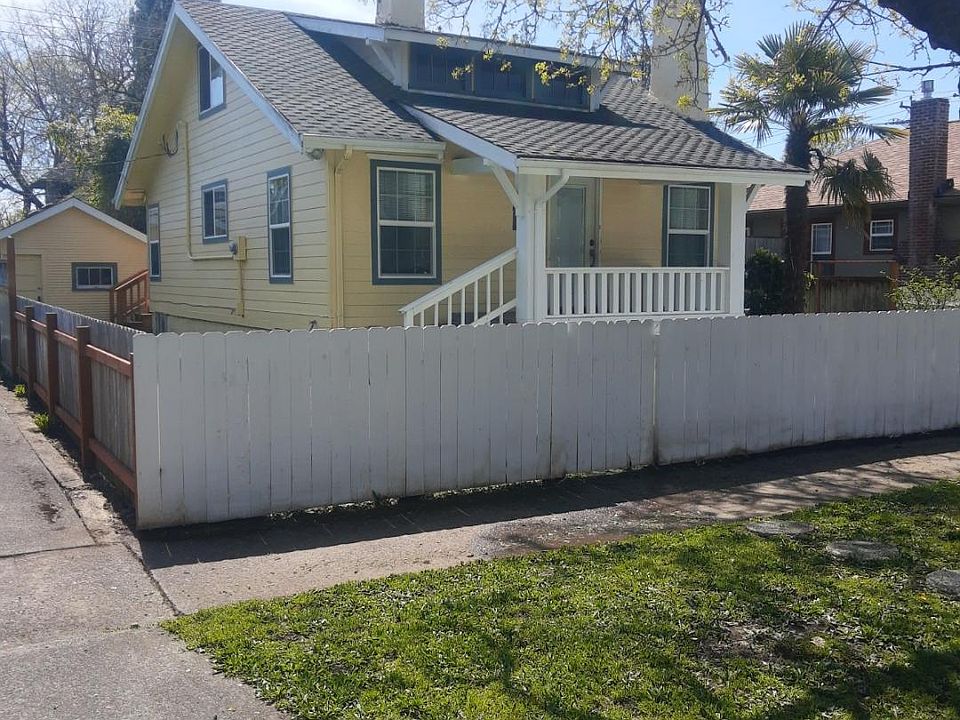 1st image of 425 W 25th St