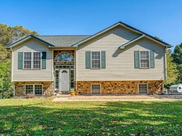 2956 Gravel Hill Rd, Vinton, VA 24179