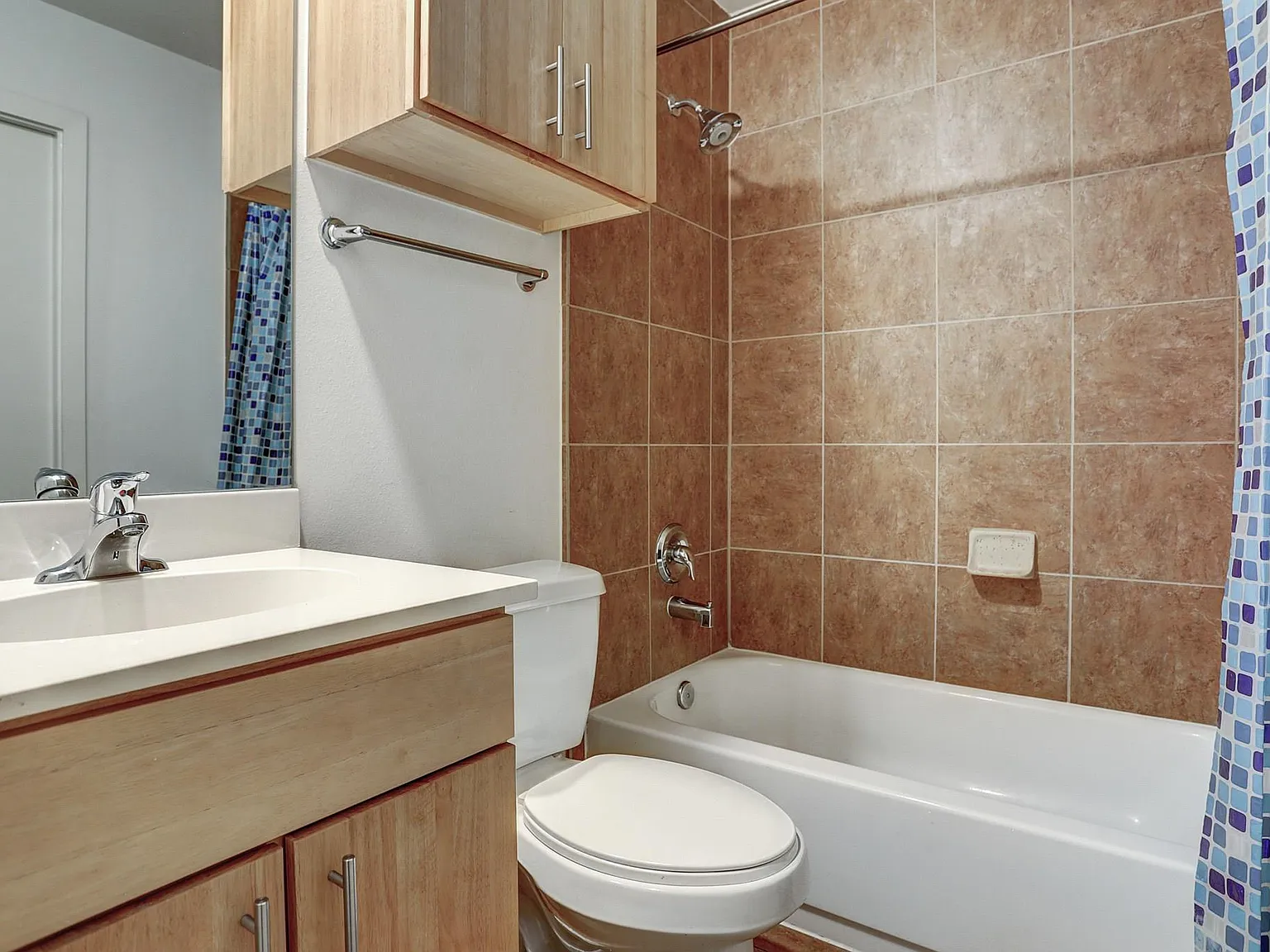 2 bed, 2.0 bath, 1517 sqft, $2,275 — Photo 3