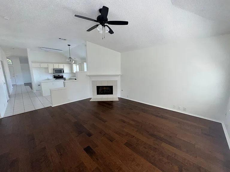 1128 Marshall Dr — Photo 45